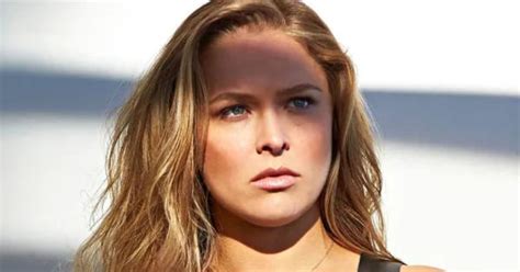 8 Incredible Photos From Ronda Rousey’s First SI Swimsuit。